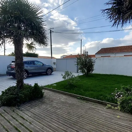 Holiday home Maison Entre Bourg Et Plage, 4/6 Pers, Jardin, Parking, Tv, Wifi - Fr-1-823-70