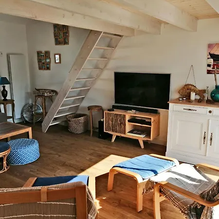 Holiday home Maison Entre Bourg Et Plage, 4/6 Pers, Jardin, Parking, Tv, Wifi - Fr-1-823-70 *