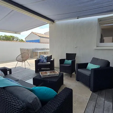 Maison Entre Bourg Et Plage, 4/6 Pers, Jardin, Parking, Tv, Wifi - Fr-1-823-70 *